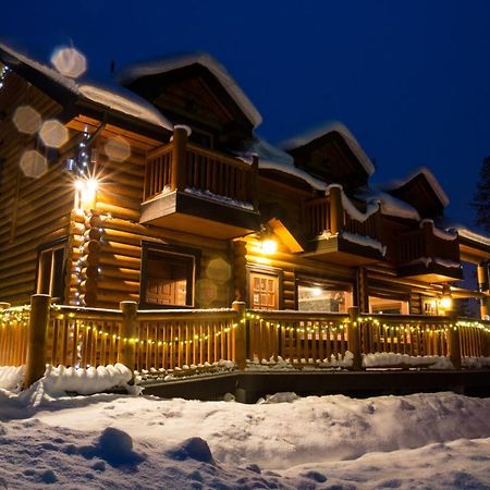 Castle Mountain Chalets エクステリア 写真